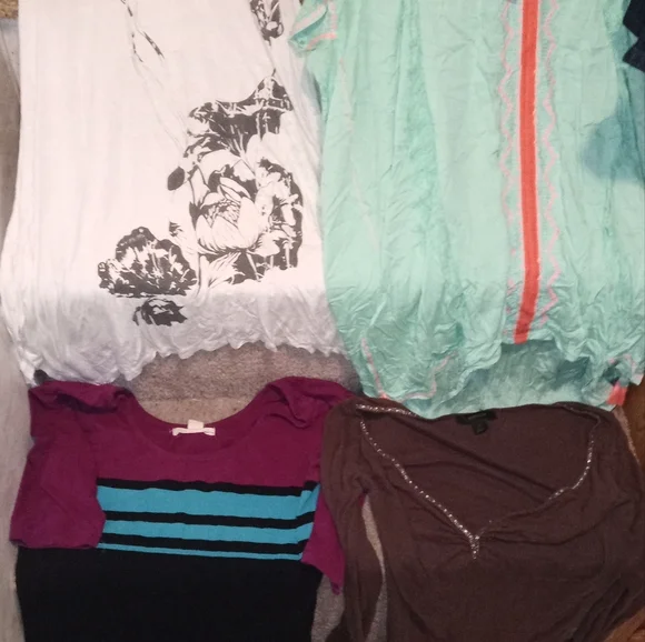 Clothes - Picture 10 of 16